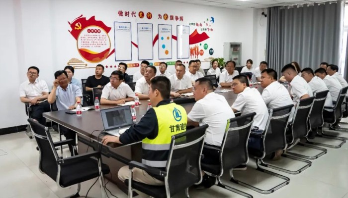 生態(tài)公司組織全司技術(shù)人員到肅州區(qū)飛天路南段市政管網(wǎng)建設(shè)工程觀摩學(xué)習(xí)